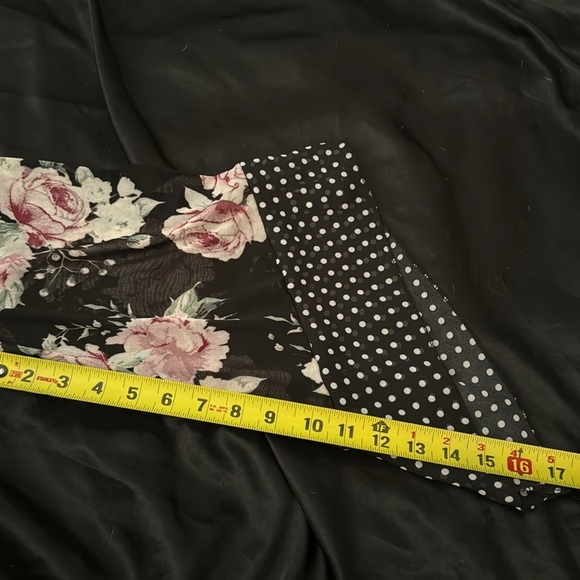 The Pyramid Collection Black Sheer‎ Open-front Floral Polka Dot Print Cardigan - Picture 8 of 9